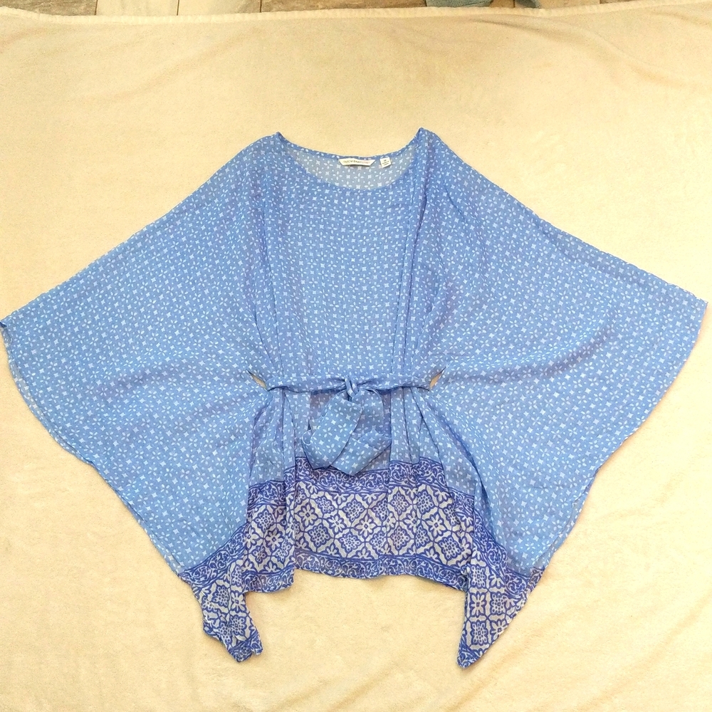 Isaac Mizrahi LIVE Size 1x Flouncy Top Blue & White